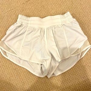 Hotty Hot Low-Rise Lined Shorts 2.5”